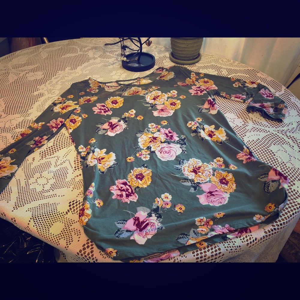 Pretty floral top